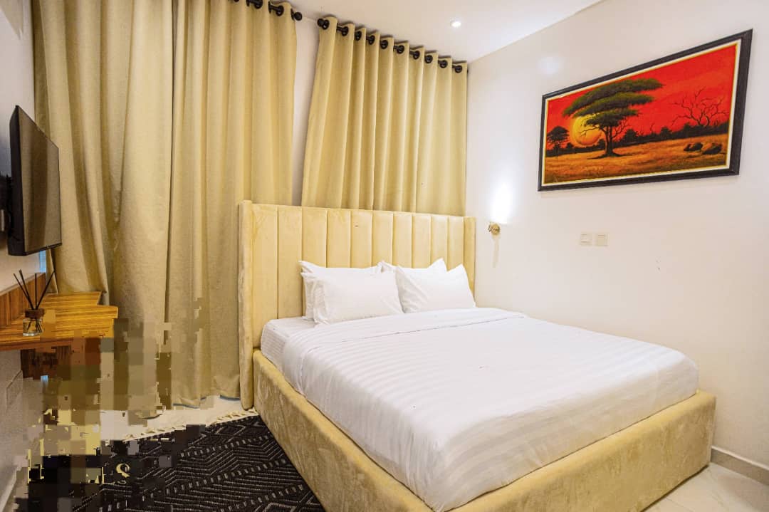 Exquisitely furnished 3 bedroom apartment